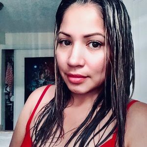 Meet your Posher, Yesenia